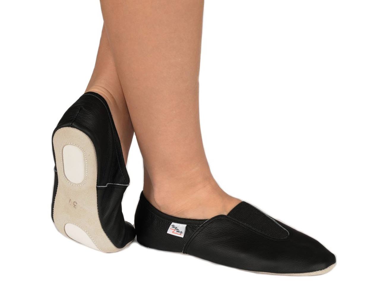 Gymnastic shoe 211